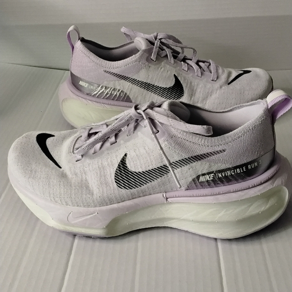 Nike Women's ZoomX Invincible Run 3 Wide Shoes - Picture 7 of 9